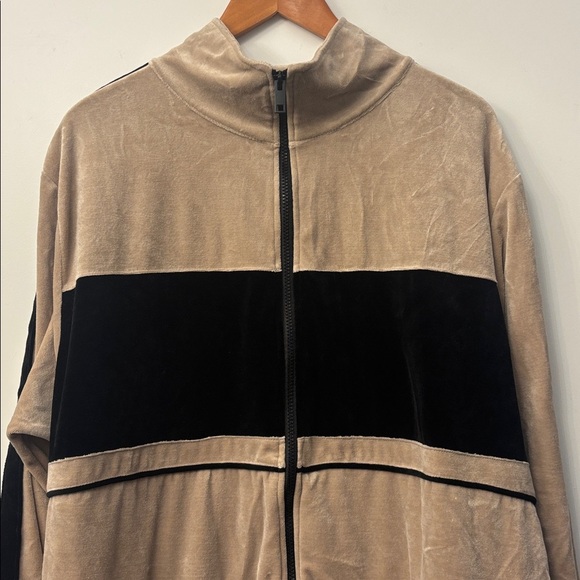 Vintage velour Tan and Black Zip-Up Jacket size xl - Picture 2 of 7
